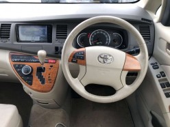 TOYOTA ISIS L G Edition 2010