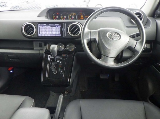 TOYOTA COROLLA RUMION 1.5G ON B LIMITED 2014